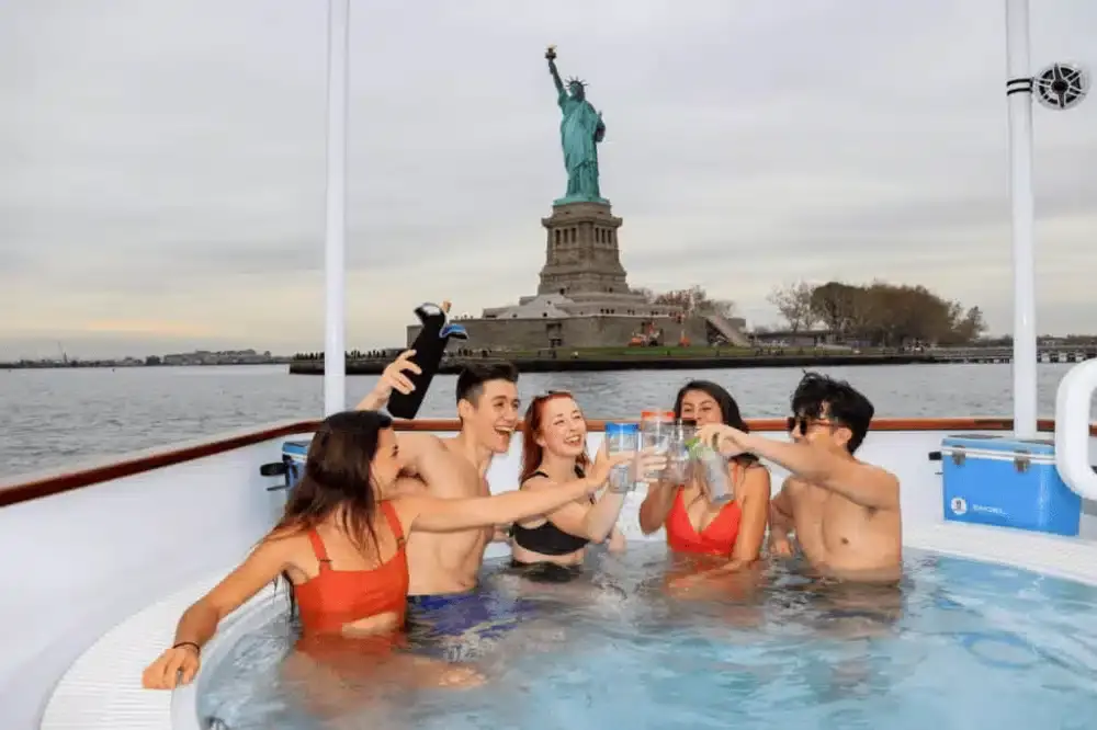 Evening-hot-tub-boat-tour-statue-of-liberty
