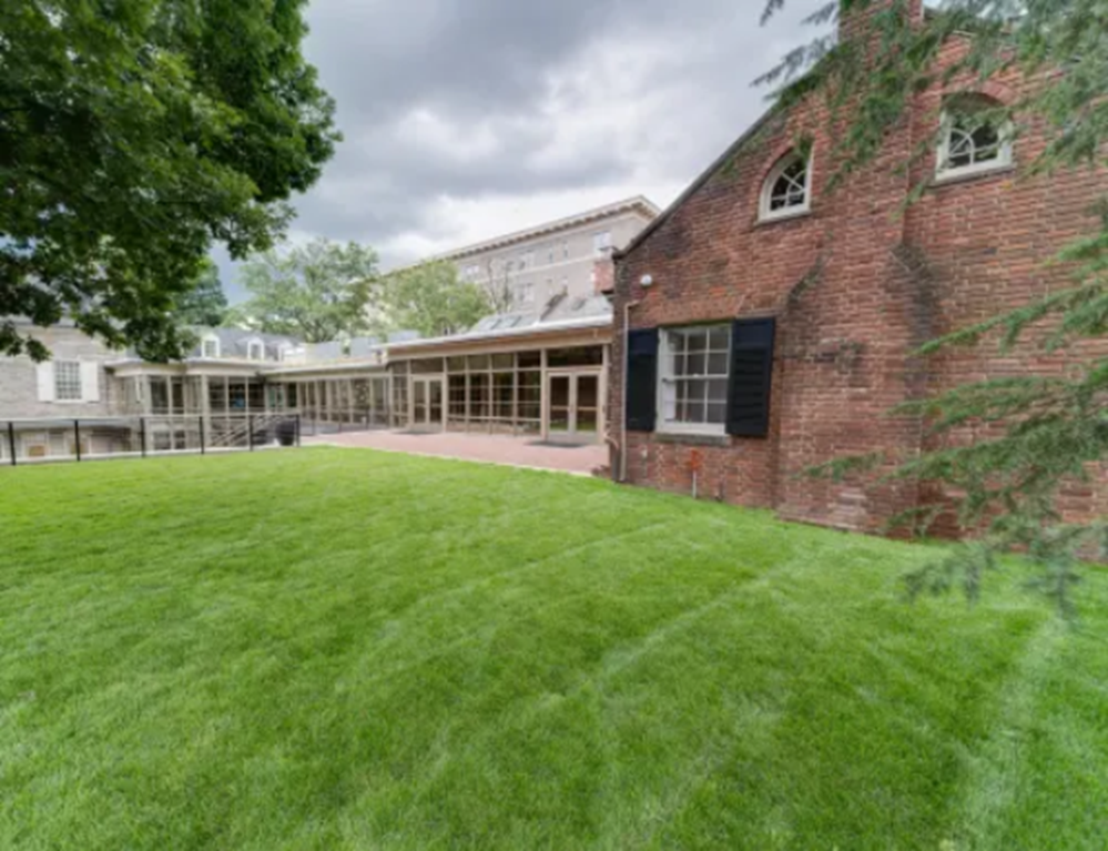 Intimate Garden Courtyard DC